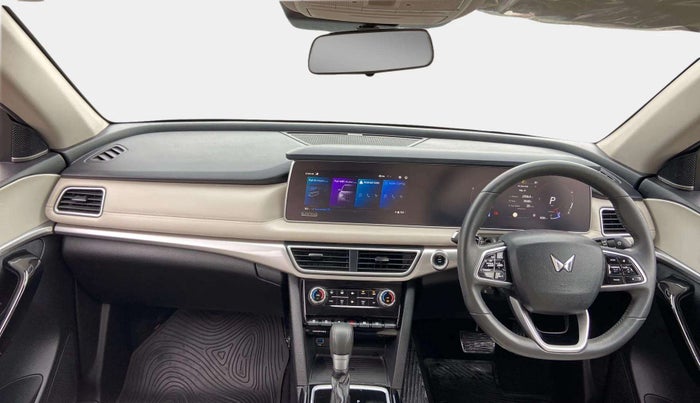 2023 Mahindra XUV700 AX 7 LUXURY P AT 7 STR, Petrol, Automatic, 3,522 km, Dashboard