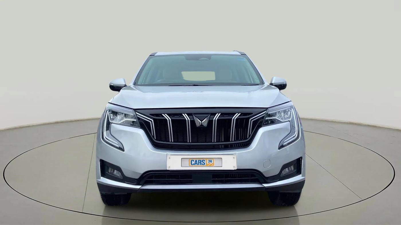 2023 Mahindra XUV700 AX 7 LUXURY P AT 7 STR, Petrol, Automatic, 3,522 km, Front