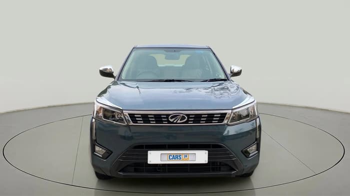 2022 Mahindra XUV300 W4 1.2 PETROL, Petrol, Manual, 10,926 km, Front