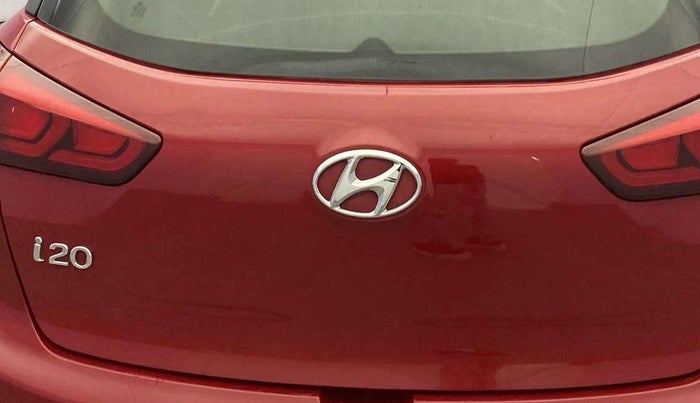 2017 Hyundai Elite i20 ERA 1.2, CNG, Manual, 89,220 km, Dicky (Boot door) - Slightly dented