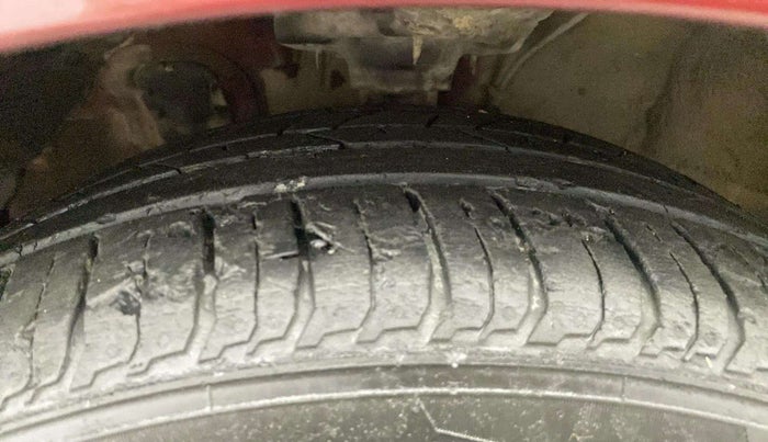 2013 Hyundai Verna FLUIDIC 1.6 CRDI SX, Diesel, Manual, 81,487 km, Left Front Tyre Tread