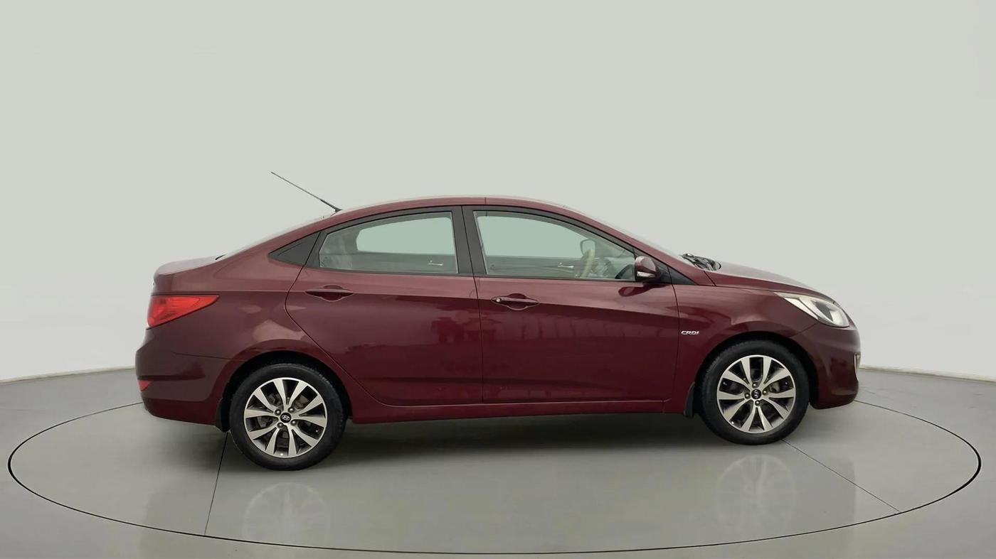 2013 Hyundai Verna FLUIDIC 1.6 CRDI SX, Diesel, Manual, 81,487 km, Right Side View