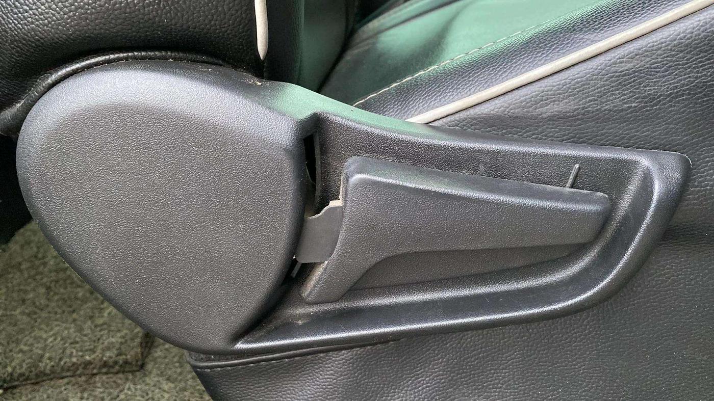 2020 Maruti S PRESSO VXI+, Petrol, Manual, 70,143 km, Driver Side Adjustment Panel