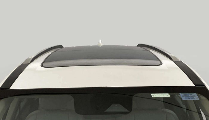2022 Mahindra XUV700 AX 7 LUXURY P AT 7 STR, Petrol, Automatic, 38,364 km, Moonroof/ Sunroof