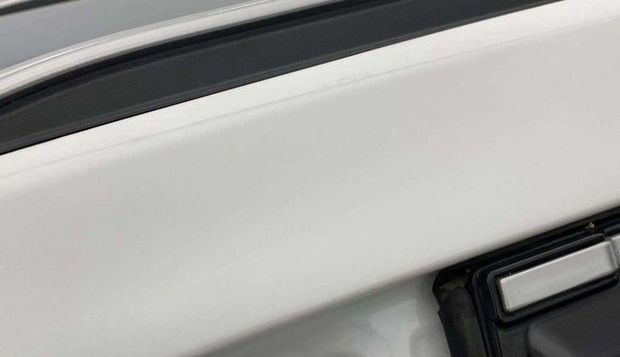 2022 Mahindra XUV700 AX 7 LUXURY P AT 7 STR, Petrol, Automatic, 38,364 km, Left B pillar - Minor scratches