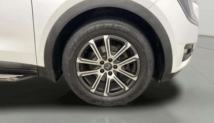 2022 Mahindra XUV700 AX 7 LUXURY P AT 7 STR, Petrol, Automatic, 38,364 km, Right Front Wheel