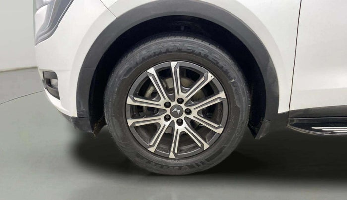 2022 Mahindra XUV700 AX 7 LUXURY P AT 7 STR, Petrol, Automatic, 38,364 km, Left Front Wheel