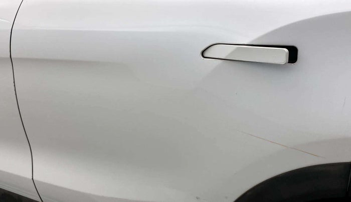 2022 Mahindra XUV700 AX 7 LUXURY P AT 7 STR, Petrol, Automatic, 38,364 km, Rear left door - Minor scratches
