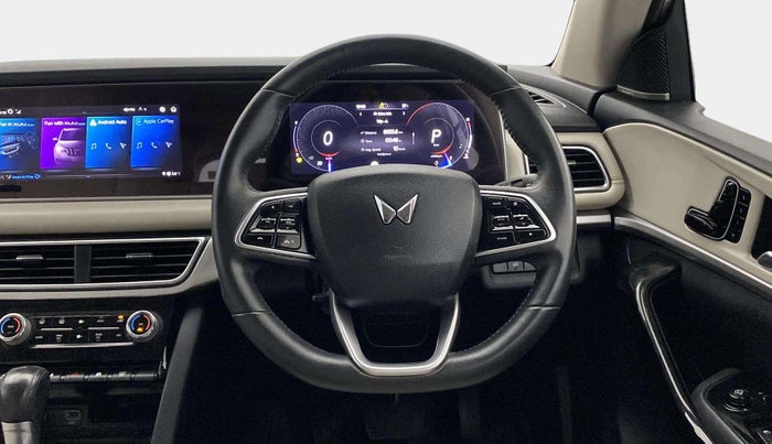 2022 Mahindra XUV700 AX 7 LUXURY P AT 7 STR, Petrol, Automatic, 38,364 km, Steering Wheel Close Up
