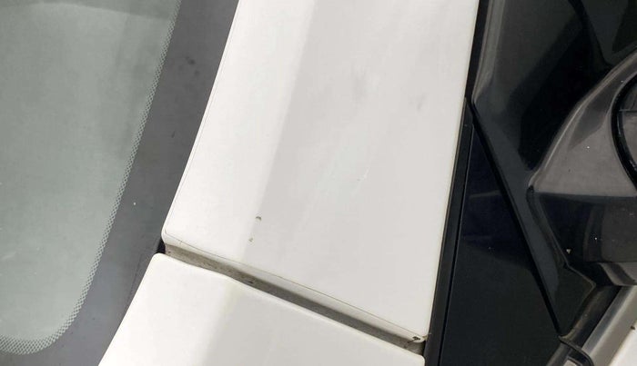 2022 Mahindra XUV700 AX 7 LUXURY P AT 7 STR, Petrol, Automatic, 38,364 km, Left A pillar - Minor scratches