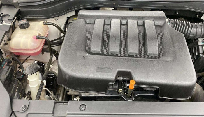 2022 Mahindra XUV700 AX 7 LUXURY P AT 7 STR, Petrol, Automatic, 38,364 km, Engine View - Right