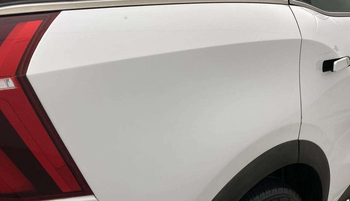 2022 Mahindra XUV700 AX 7 LUXURY P AT 7 STR, Petrol, Automatic, 38,364 km, Right quarter panel - Minor scratches