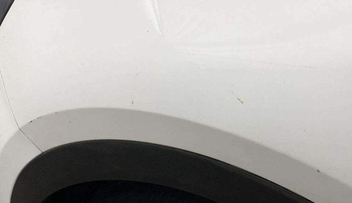 2022 Mahindra XUV700 AX 7 LUXURY P AT 7 STR, Petrol, Automatic, 38,364 km, Left fender - Minor scratches