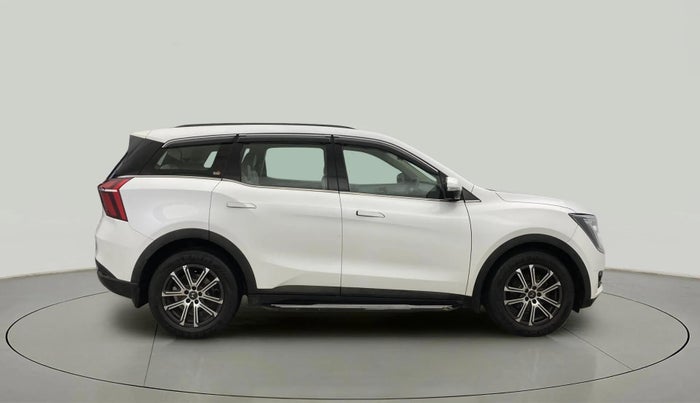 2022 Mahindra XUV700 AX 7 LUXURY P AT 7 STR, Petrol, Automatic, 38,364 km, Right Side View