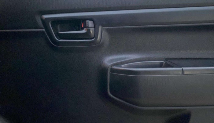 2019 Maruti S PRESSO VXI PLUS AMT, Petrol, Automatic, 20,211 km, Driver Side Door Panels Control