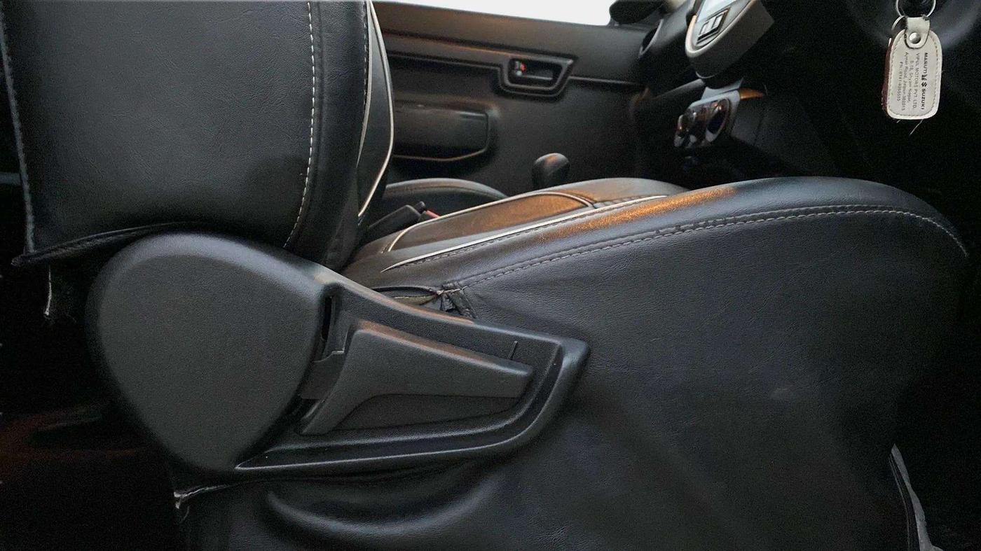 2019 Maruti S PRESSO VXI PLUS AMT, Petrol, Automatic, 20,211 km, Driver Side Adjustment Panel