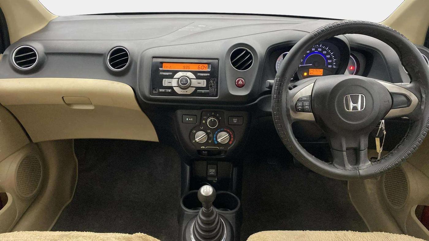 2015 Honda Brio S MT, Petrol, Manual, 45,743 km, Dashboard
