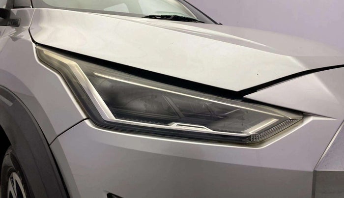 2020 Nissan MAGNITE XV PREMIUM TURBO CVT, Petrol, Automatic, 87,194 km, Right headlight - Daytime running light not functional