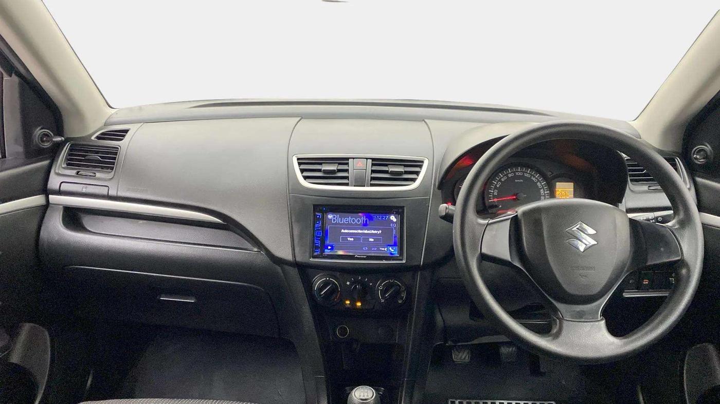 2017 Maruti Swift LXI (O), Petrol, Manual, 58,858 km, Dashboard