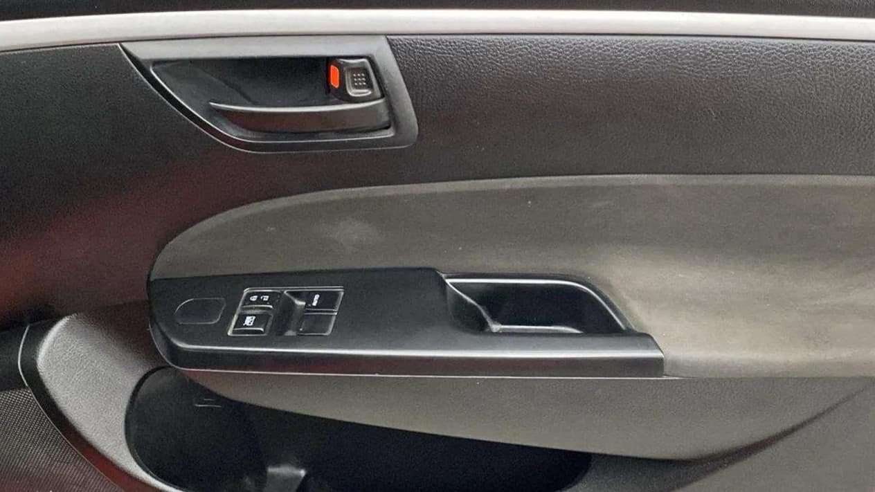 2017 Maruti Swift LXI (O), Petrol, Manual, 58,858 km, Driver Side Door Panels Control