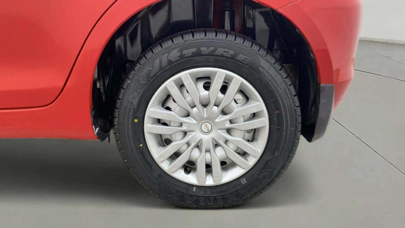 2017 Maruti Swift LXI (O), Petrol, Manual, 58,858 km, Left Rear Wheel