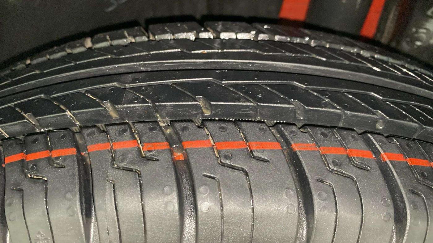 2017 Maruti Swift LXI (O), Petrol, Manual, 58,858 km, Left Rear Tyre Tread