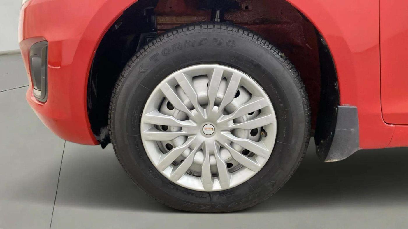 2017 Maruti Swift LXI (O), Petrol, Manual, 58,858 km, Left Front Wheel