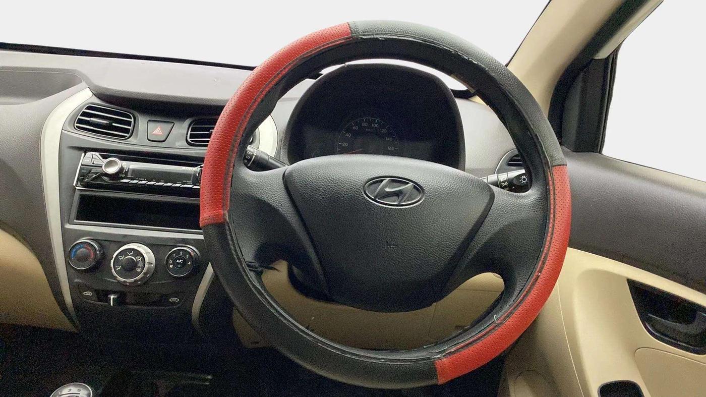 2013 Hyundai Eon ERA +, Petrol, Manual, 69,341 km, Steering Wheel Close Up