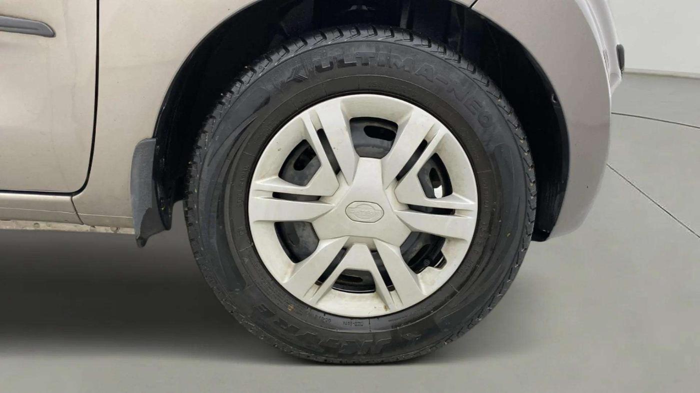 2018 Datsun Redi Go T (O), Petrol, Manual, 31,125 km, Right Front Wheel