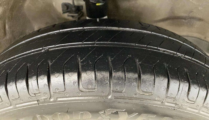 2017 Maruti Wagon R 1.0 LXI, CNG, Manual, 48,734 km, Right Front Tyre Tread