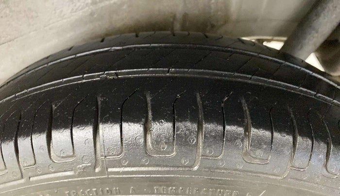2017 Maruti Wagon R 1.0 LXI, CNG, Manual, 48,734 km, Left Rear Tyre Tread