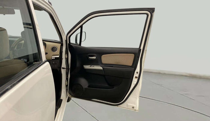 2017 Maruti Wagon R 1.0 LXI, CNG, Manual, 48,734 km, RHS Front Door