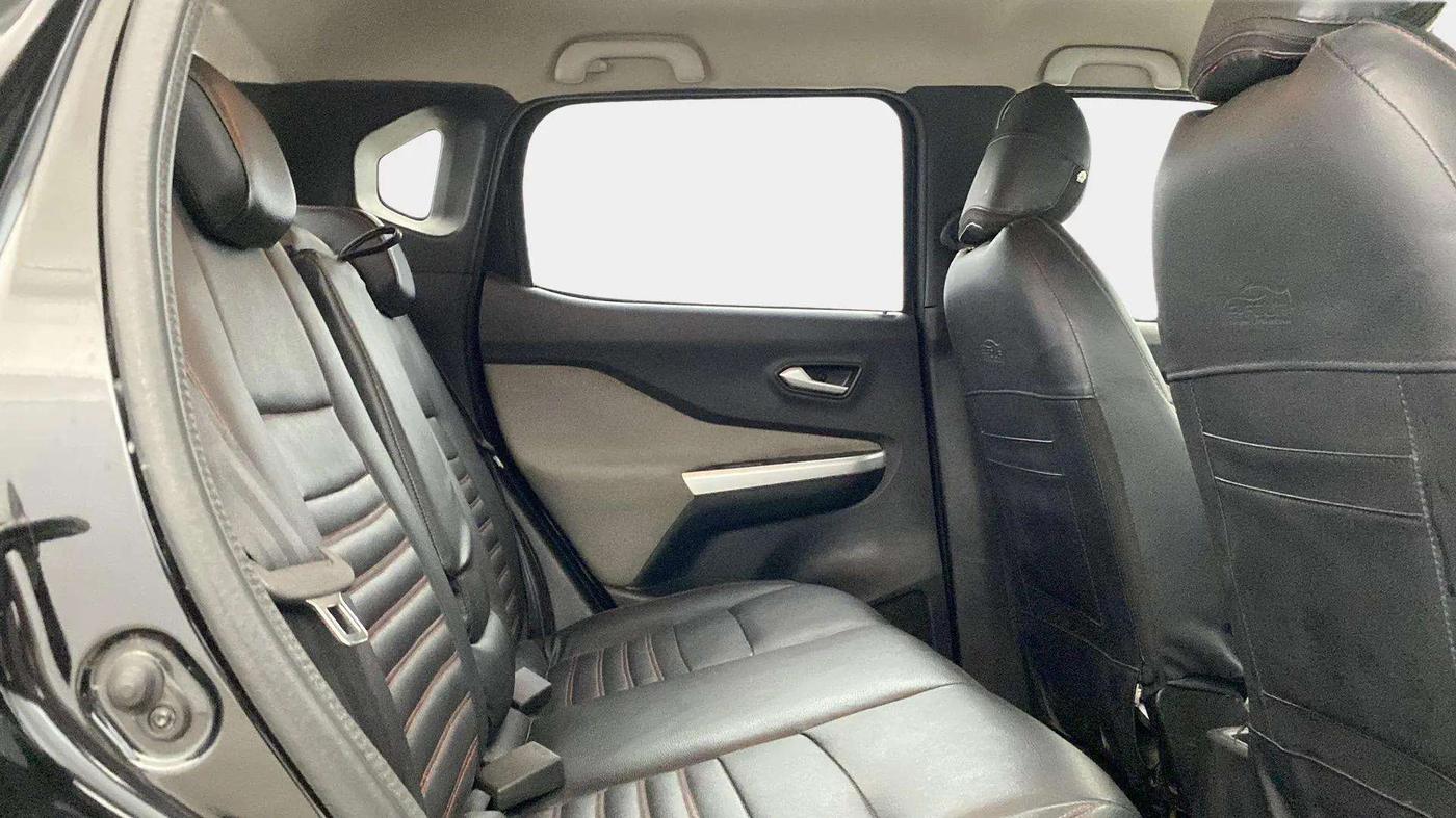 2022 Nissan MAGNITE XV MT, Petrol, Manual, 40,479 km, Right Side Rear Door Cabin