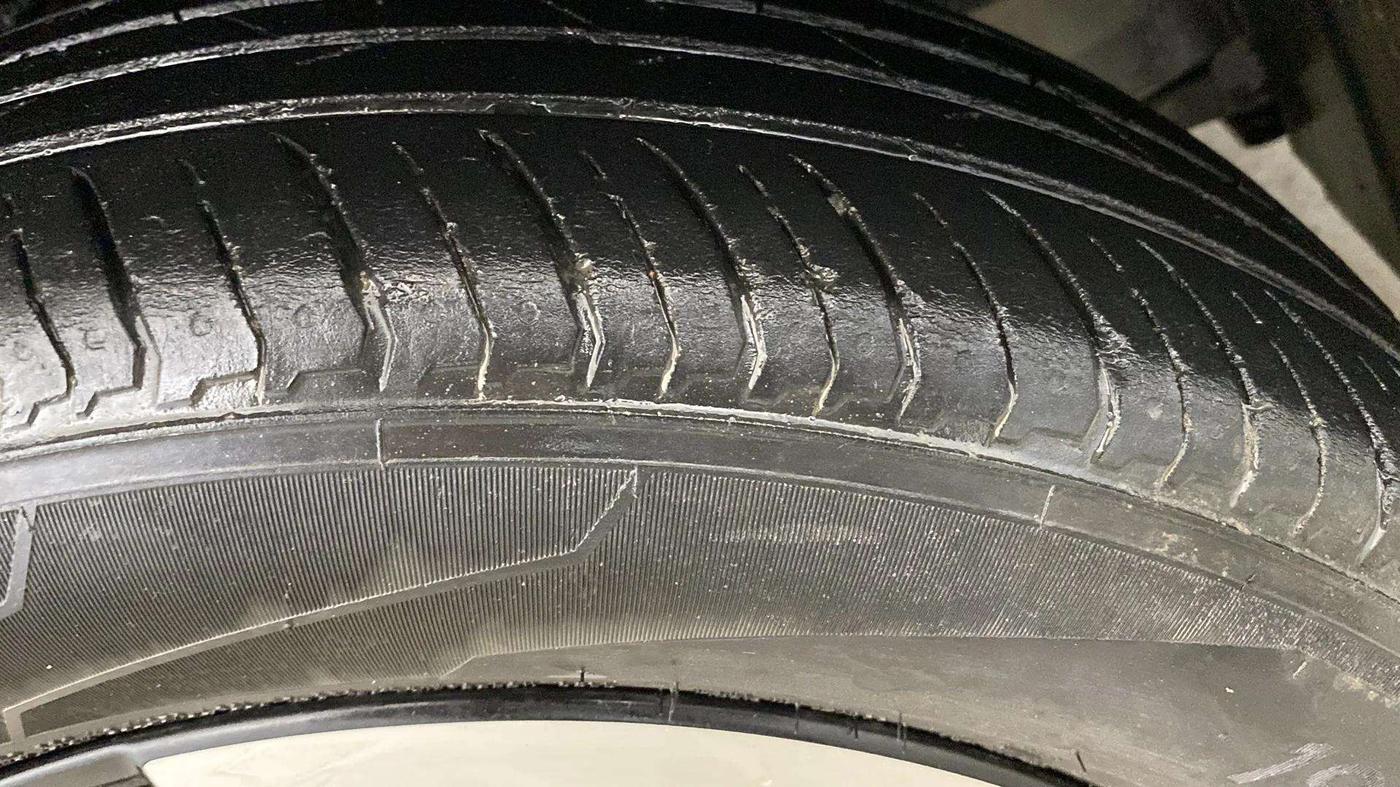 2022 Nissan MAGNITE XV MT, Petrol, Manual, 40,479 km, Right Front Tyre Tread
