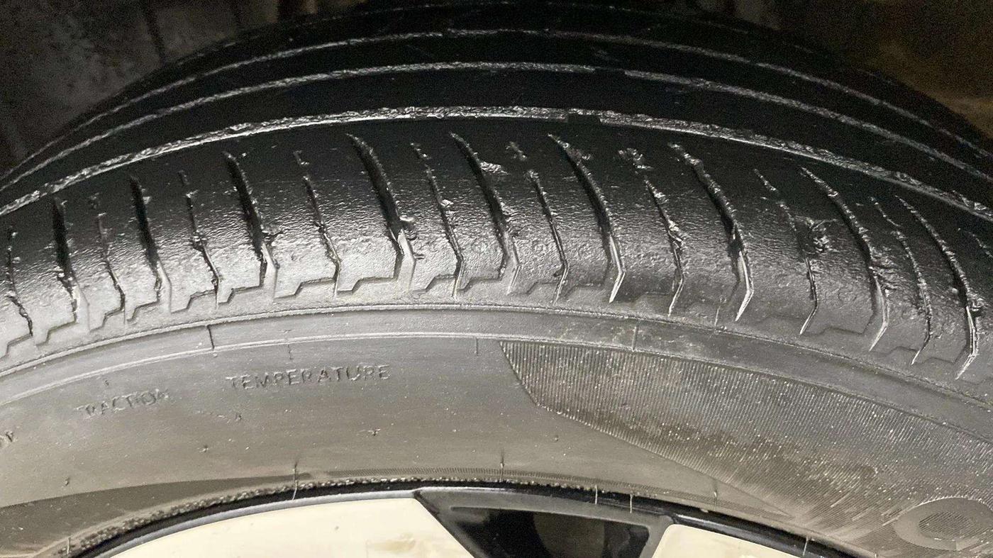 2022 Nissan MAGNITE XV MT, Petrol, Manual, 40,479 km, Left Rear Tyre Tread