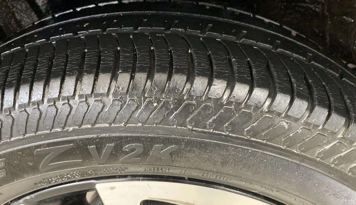 2022 Nissan MAGNITE XV MT, Petrol, Manual, 39,913 km, Left front tyre - Minor crack