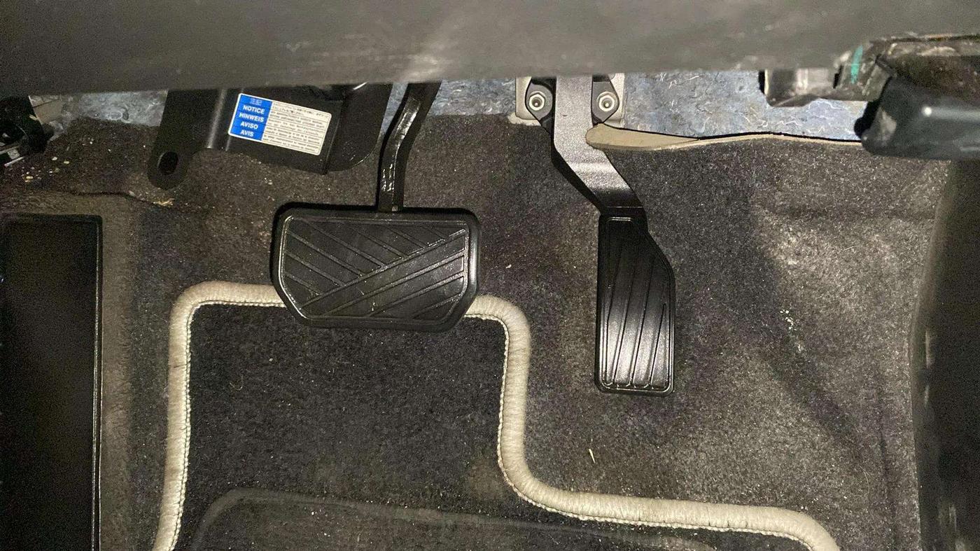 2019 Maruti Vitara Brezza ZDI PLUS AMT, Diesel, Automatic, 17,368 km, Pedals