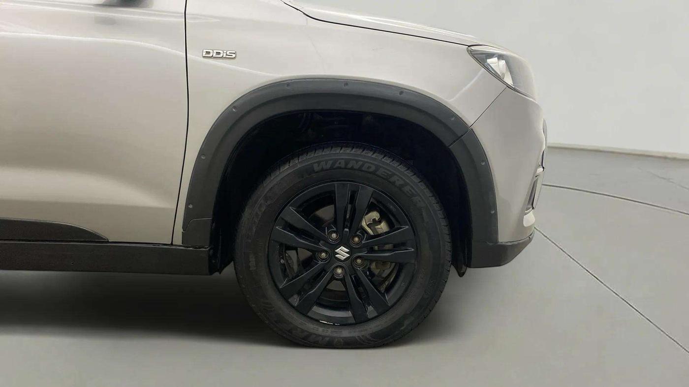 2019 Maruti Vitara Brezza ZDI PLUS AMT, Diesel, Automatic, 17,368 km, Right Front Wheel