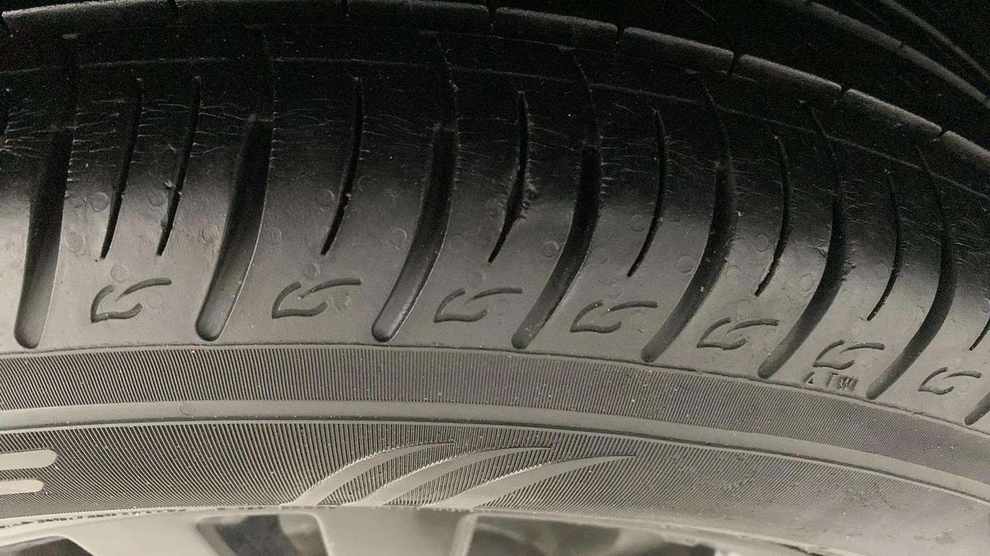 2019 Maruti Vitara Brezza ZDI PLUS AMT, Diesel, Automatic, 17,368 km, Right Rear Tyre Tread