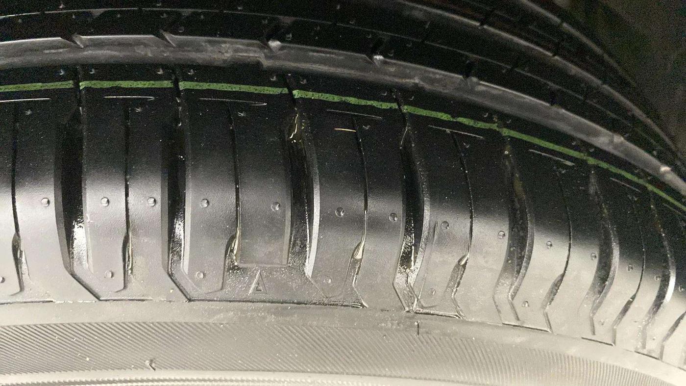 2019 Maruti Vitara Brezza ZDI PLUS AMT, Diesel, Automatic, 17,368 km, Left Front Tyre Tread