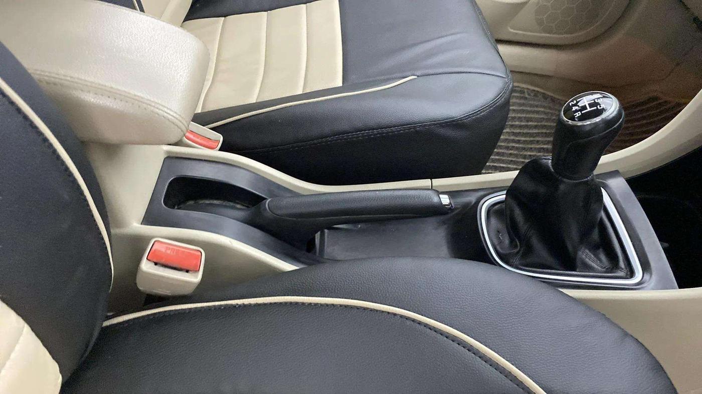 2017 Maruti Ciaz ALPHA 1.4 PETROL, Petrol, Manual, 95,609 km, Gear Lever
