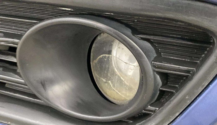 2017 Maruti Ciaz ALPHA 1.4 PETROL, Petrol, Manual, 95,543 km, Left fog light - Minor damage