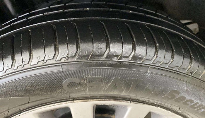 2017 Maruti Ciaz ALPHA 1.4 PETROL, Petrol, Manual, 95,543 km, Left Front Tyre Tread