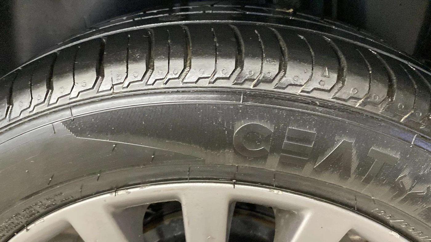 2017 Maruti Ciaz ALPHA 1.4 PETROL, Petrol, Manual, 95,609 km, Right Rear Tyre Tread