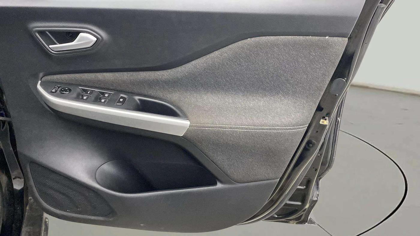 2022 Nissan MAGNITE XV PREMIUM TURBO (O) CVT, Petrol, Automatic, 18,264 km, Driver Side Door Panels Control