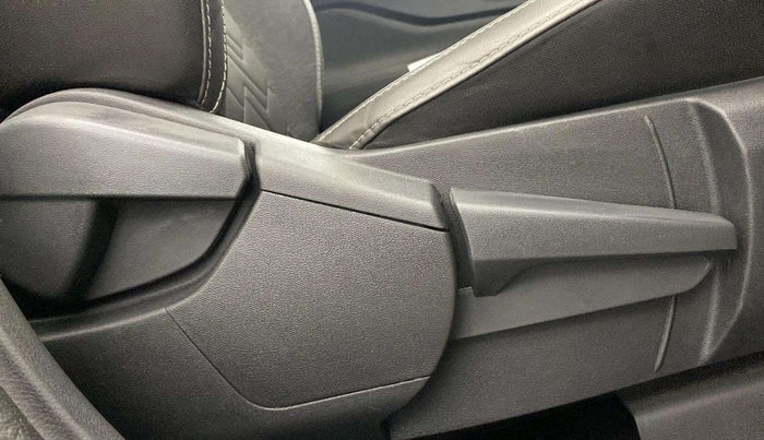 2022 Nissan MAGNITE XV PREMIUM TURBO (O) CVT, Petrol, Automatic, 18,264 km, Driver Side Adjustment Panel