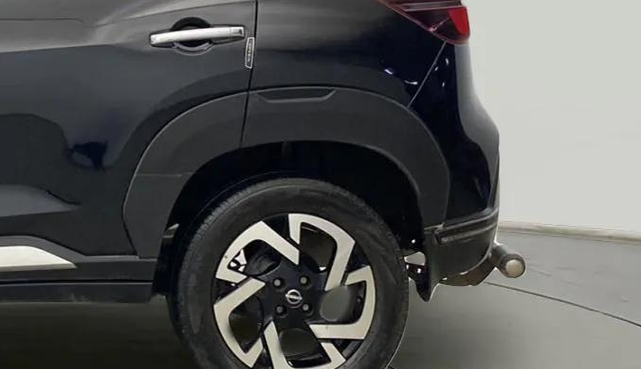 2022 Nissan MAGNITE XV PREMIUM TURBO (O) CVT, Petrol, Automatic, 18,264 km, Left quarter panel - Minor scratches