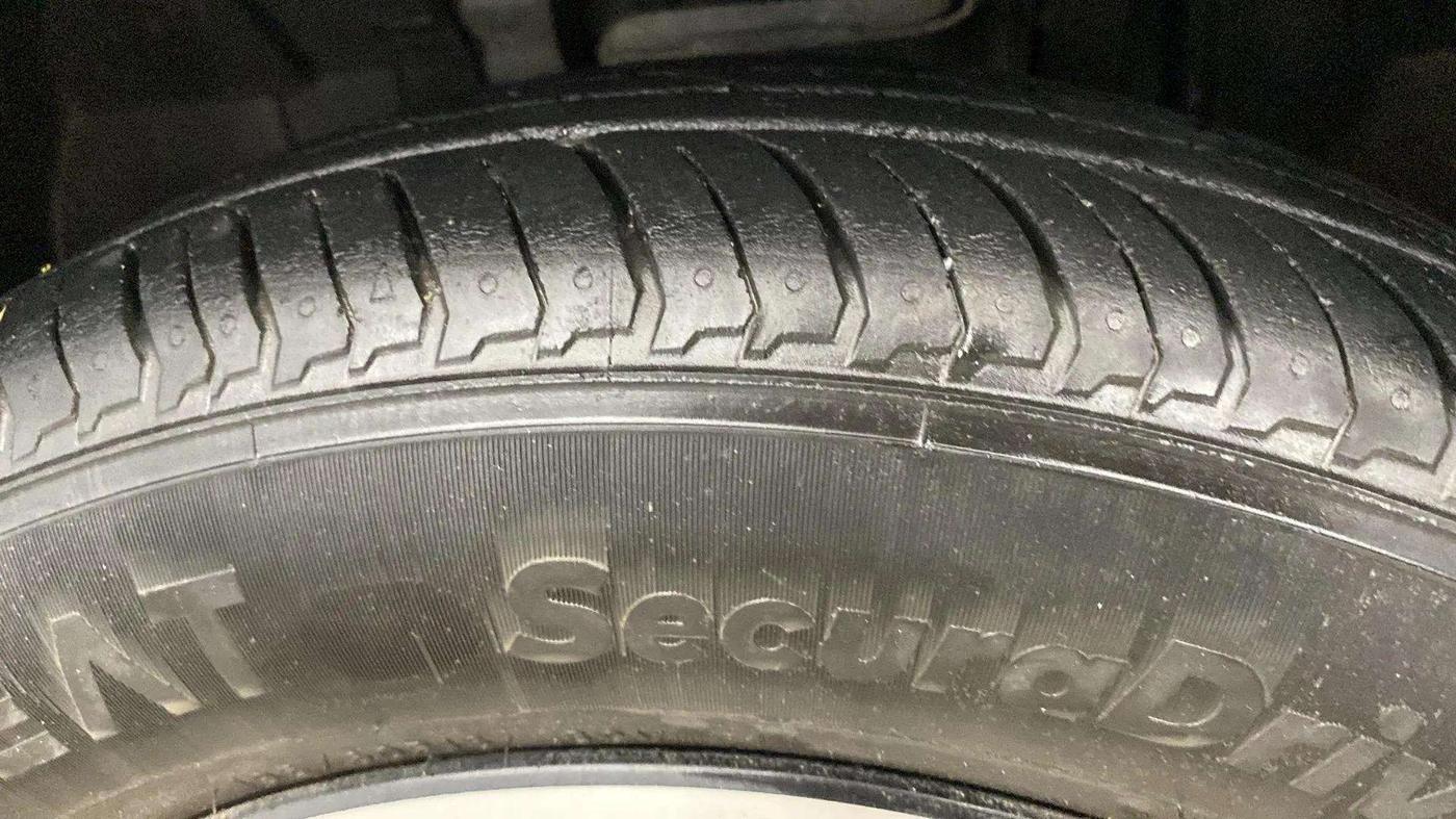 2022 Nissan MAGNITE XV PREMIUM TURBO (O) CVT, Petrol, Automatic, 18,264 km, Left Rear Tyre Tread
