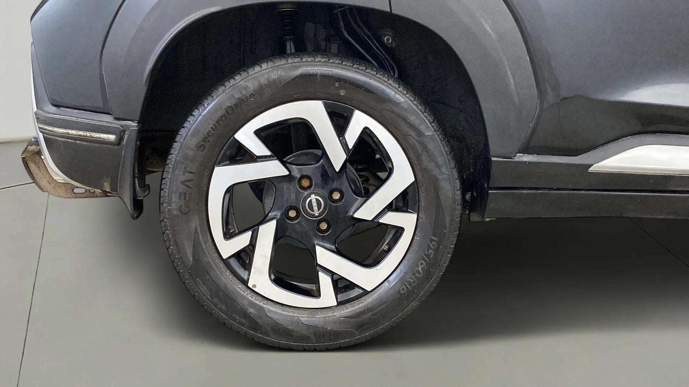 2022 Nissan MAGNITE XV PREMIUM TURBO (O) CVT, Petrol, Automatic, 18,264 km, Right Rear Wheel