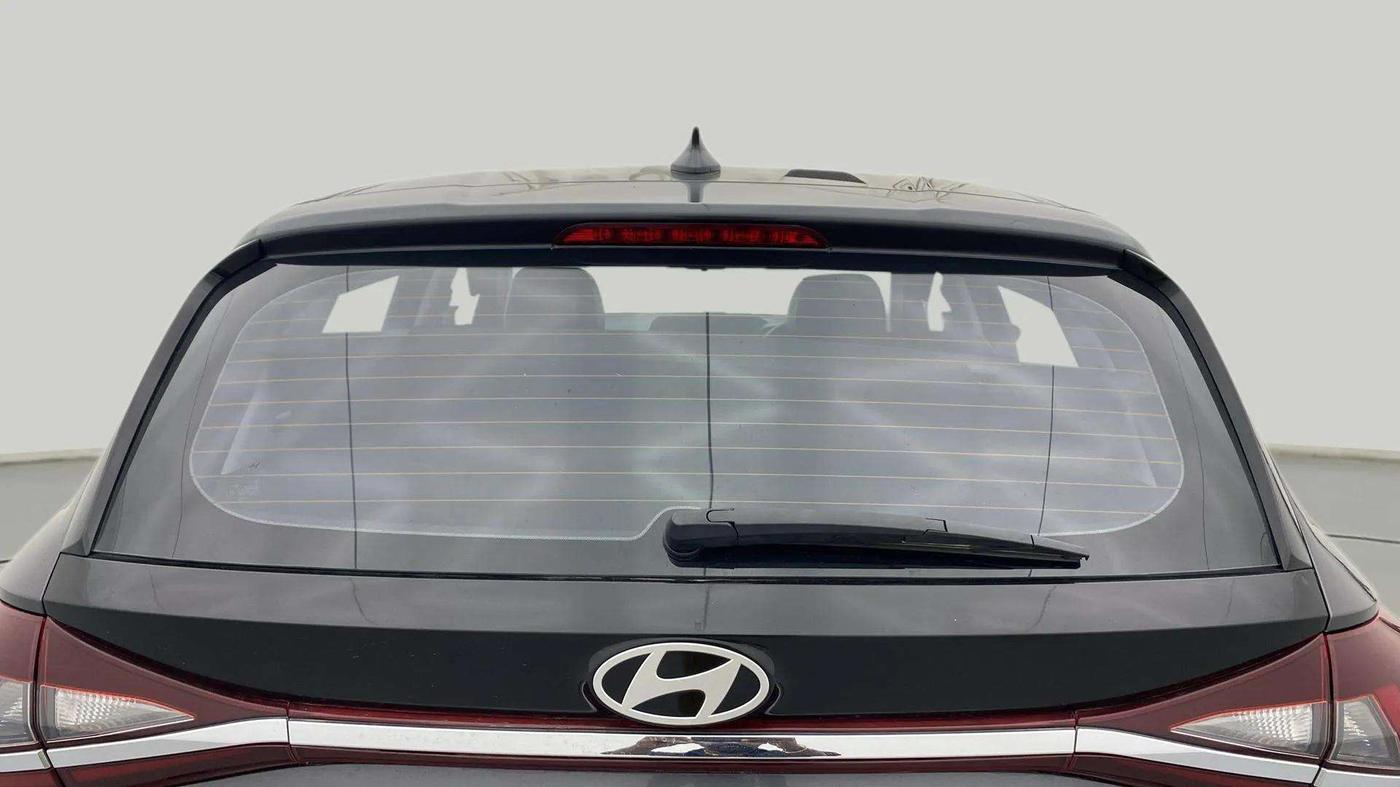 2023 Hyundai NEW I20 ASTA (O) 1.2 AT, Petrol, Automatic, 24,014 km, Rear Windshield